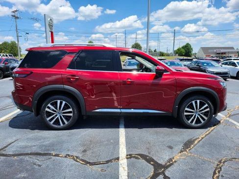 Certified 2025 Nissan Pathfinder Platinum AWD/4WD image 7