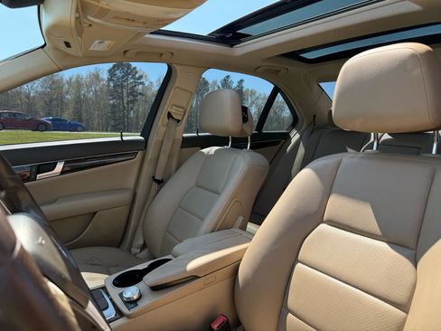 Used 2012 Mercedes-Benz C 250 Sedan image 19