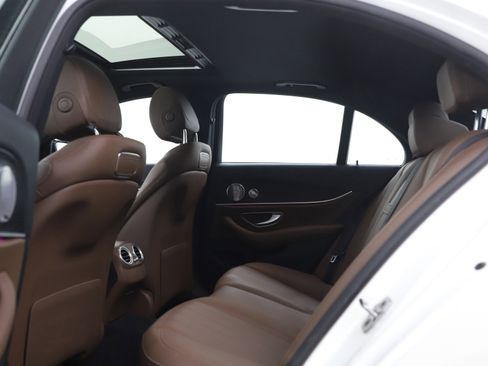 Used 2019 Mercedes-Benz E 300 4MATIC image 16