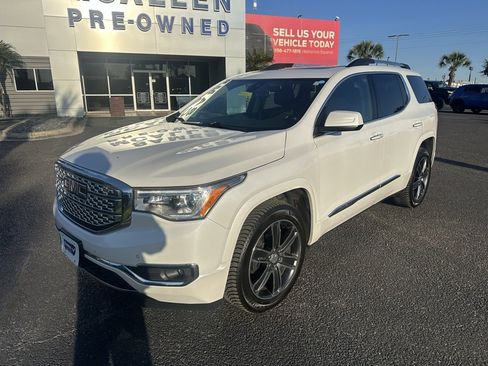 Used 2019 GMC Acadia Denali image 2