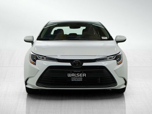 Used 2025 Toyota Corolla LE image 8