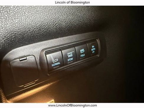 Used 2017 Ford Explorer Platinum image 41