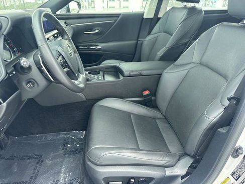 Certified 2024 Lexus ES 300h w/ Premium Package FWD image 11