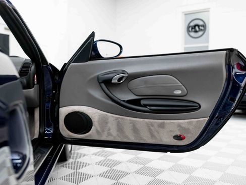Used 2001 Porsche Boxster RWD image 71