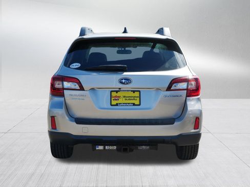 Used 2016 Subaru Outback 2.5i Limited AWD/4WD image 6