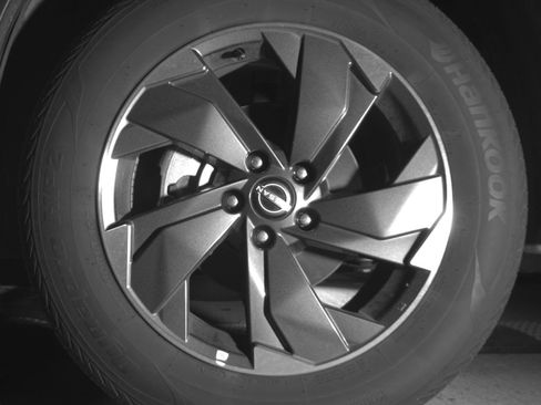 Used 2025 Nissan Rogue SV image 12