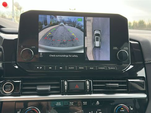 Certified 2023 Nissan Pathfinder SL image 18