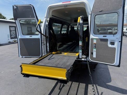 Used 2014 Ford E-250 and Econoline 250 Extended w/ Power Group image 12