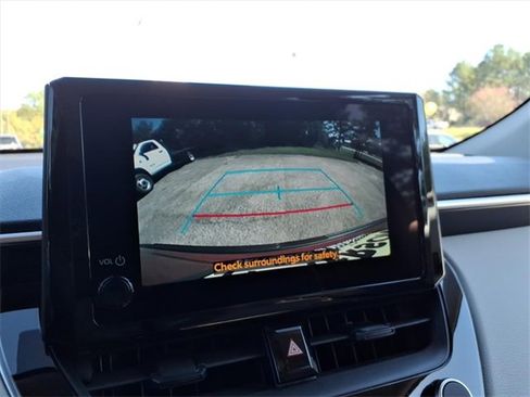 Used 2024 Toyota Corolla Cross LE image 29