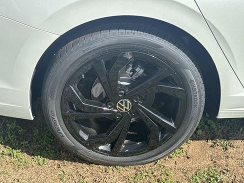 New 2026 Volkswagen Jetta SE FWD image 3