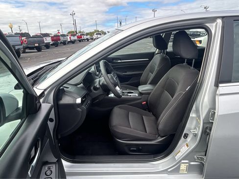 Used 2022 Nissan Altima 2.5 SV image 11