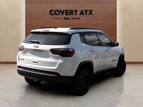 New 2026 Jeep Compass Latitude image 5