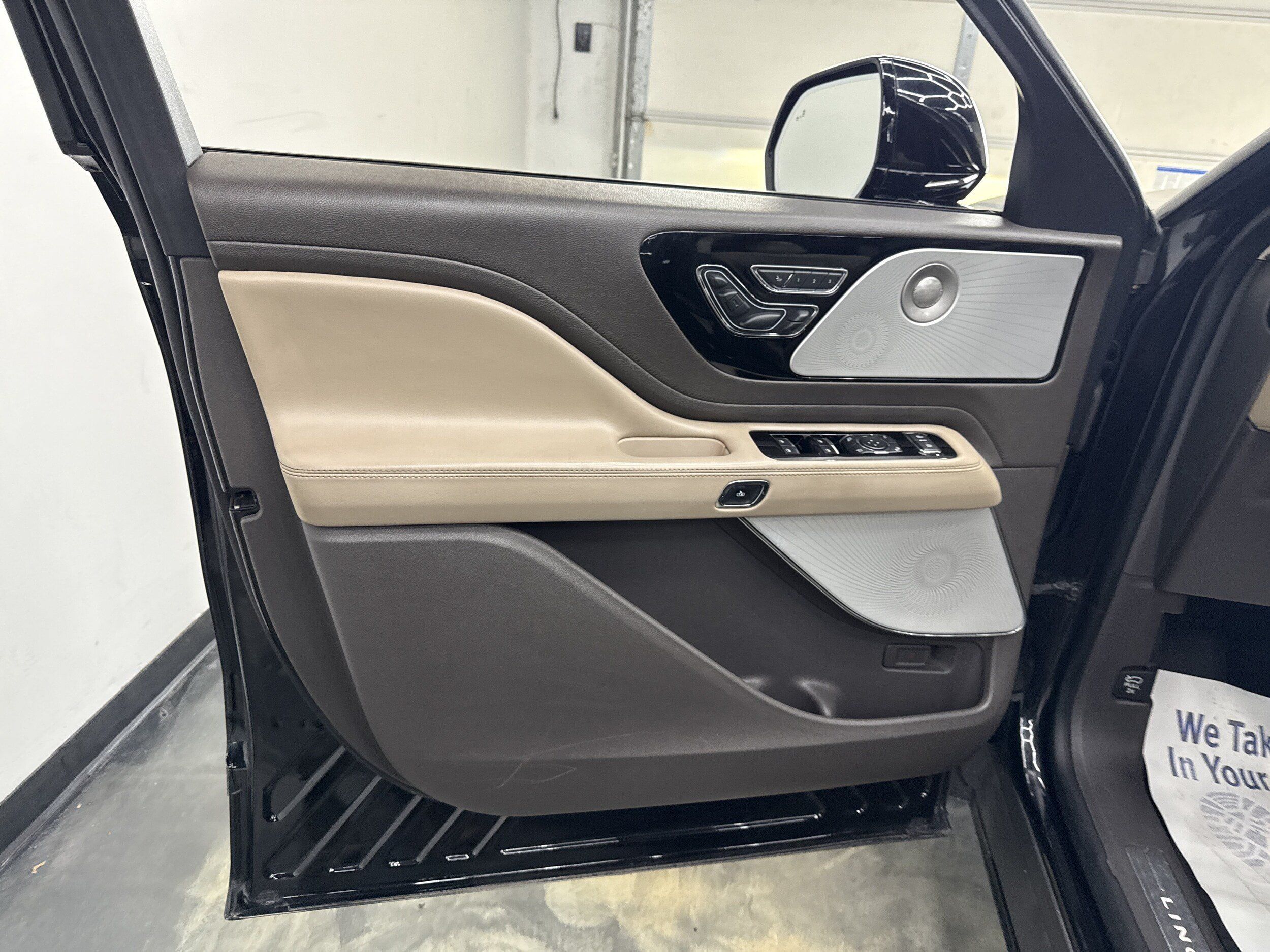 Used 2021 Lincoln Aviator Reserve w/ Equipment Group 201A AWD/4WD image 9