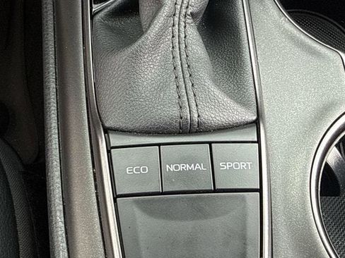Used 2024 Toyota Camry SE FWD image 20