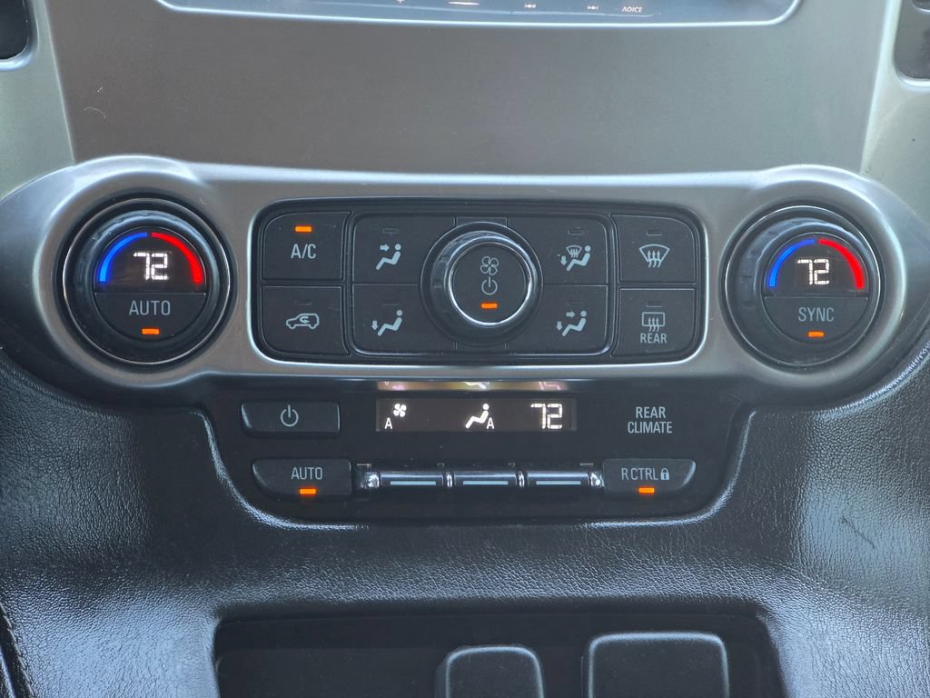 Used 2015 Chevrolet Suburban LS RWD image 15