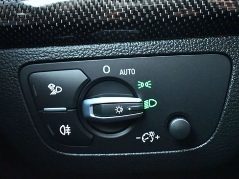 Used 2022 Audi SQ5 Premium Plus w/ Premium Plus Package image 38