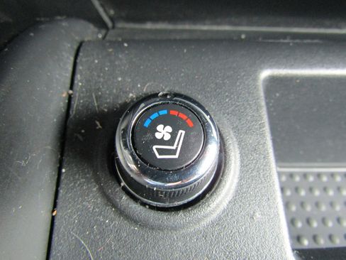 Used 2021 Nissan Titan PRO-4X w/ Pro-4x Convenience Package image 41