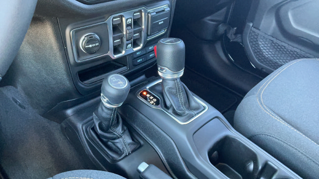 New 2026 Jeep Gladiator Sport AWD/4WD image 18