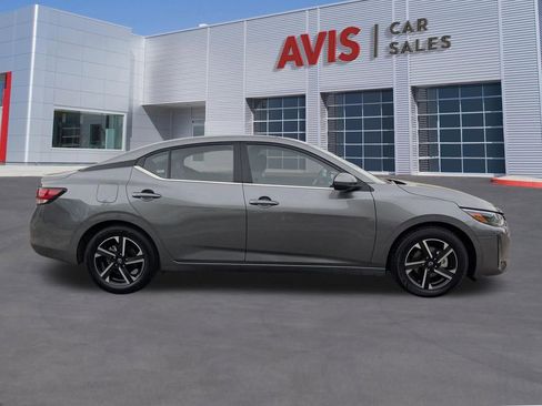 Used 2025 Nissan Sentra SV FWD image 7