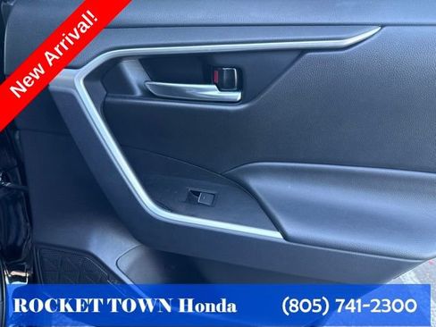 Used 2025 Toyota RAV4 XLE AWD/4WD image 14