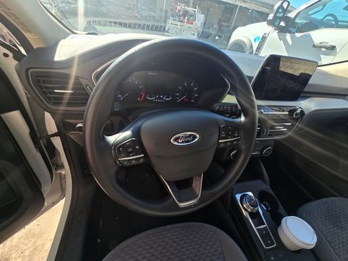 Used 2020 Ford Escape SE image 10