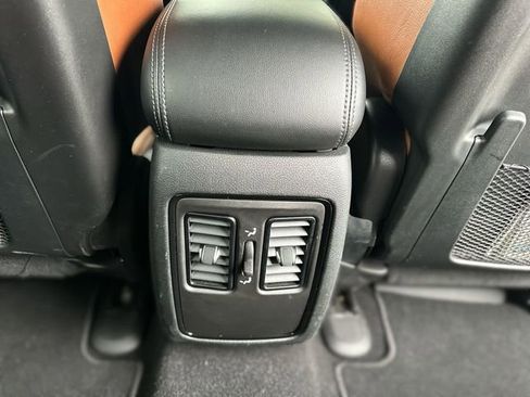 Used 2024 Dodge Durango SXT w/ SXT Blacktop Group image 24