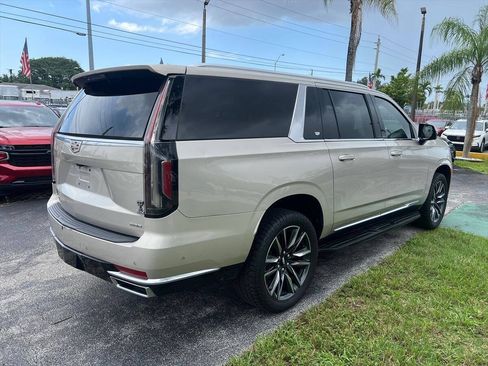 Used 2021 Cadillac Escalade ESV Premium Luxury w/ Performance Package AWD/4WD image 5