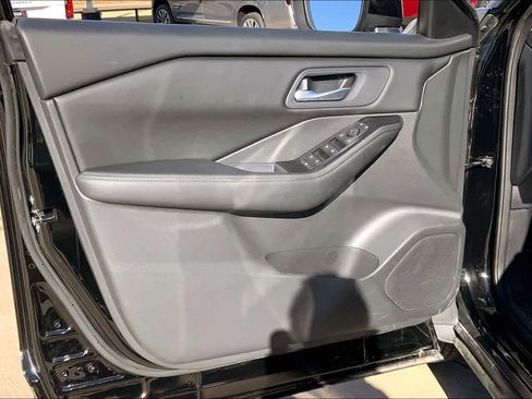 Used 2026 Nissan Rogue SV image 19