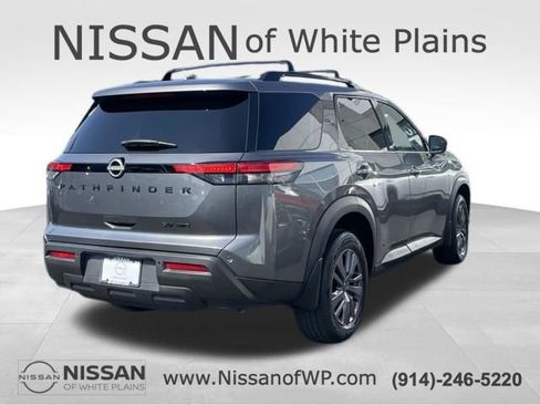 Certified 2023 Nissan Pathfinder SV w/ Black Appearance Package AWD/4WD image 4