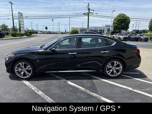 Used 2018 INFINITI Q70 L 3.7 AWD/4WD image 10