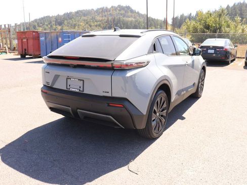 Used 2026 Toyota C-HR AWD/4WD image 5