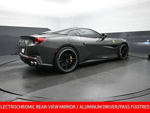 Used 2020 Ferrari Portofino RWD image 10