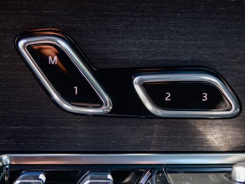 New 2026 Land Rover Range Rover Long Wheelbase SE image 22