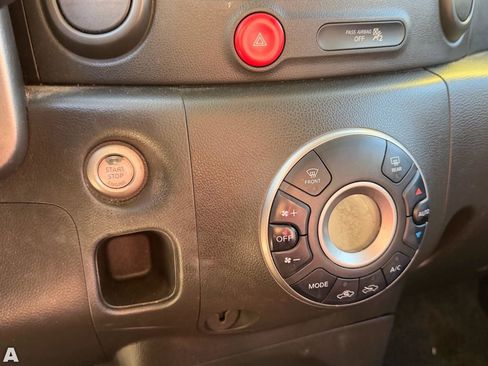 Used 2012 Nissan Cube 1.8 SL w/ SL Preferred Pkg FWD image 9