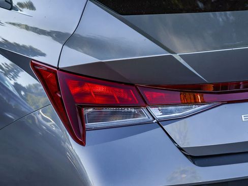 New 2026 Hyundai Elantra SE image 7