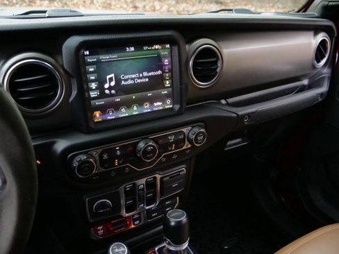 Used 2021 Jeep Gladiator Rubicon image 14