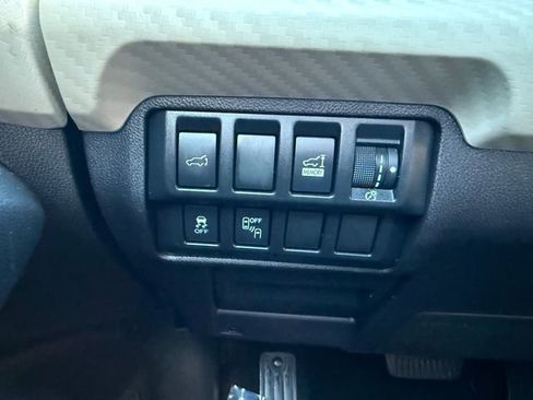 Used 2019 Subaru Ascent Premium image 13