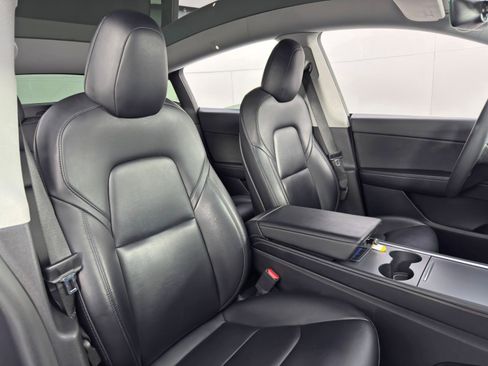 Used 2021 Tesla Model Y Long Range image 38