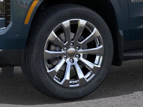 New 2025 Chevrolet Suburban Premier image 9