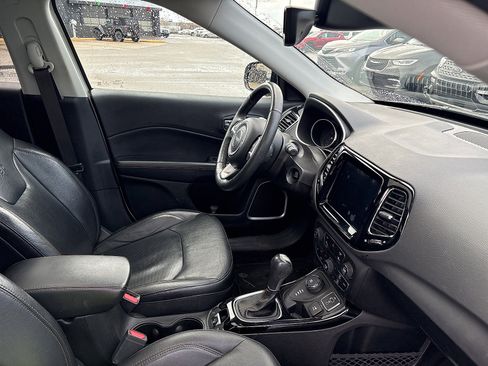 Used 2018 Jeep Compass Limited w/ Navigation Group image 7