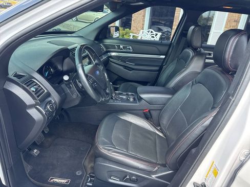 Used 2018 Ford Explorer Sport w/ Equipment Group 401A AWD/4WD image 14