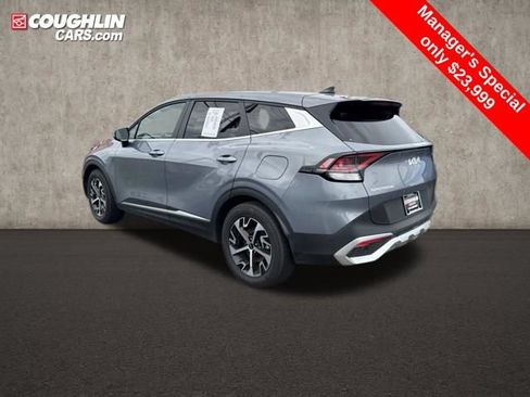 Used 2025 Kia Sportage EX FWD image 17