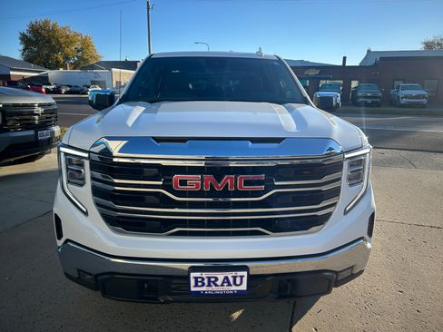 Used 2025 GMC Sierra 1500 SLT image 3