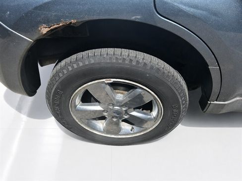 Used 2011 Ford Escape Limited w/ 302A Rapid Spec Order Code FWD image 27