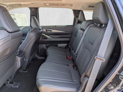 New 2026 INFINITI QX60 Luxe image 16