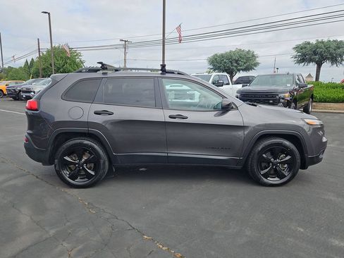 Used 2016 Jeep Cherokee Sport AWD/4WD image 7