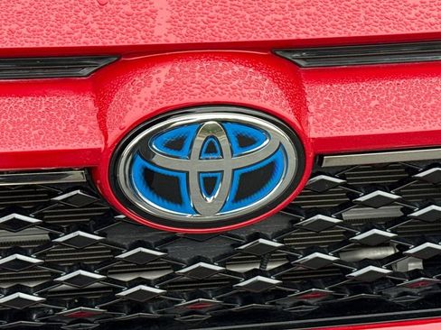 Used 2024 Toyota RAV4 XSE AWD/4WD image 8