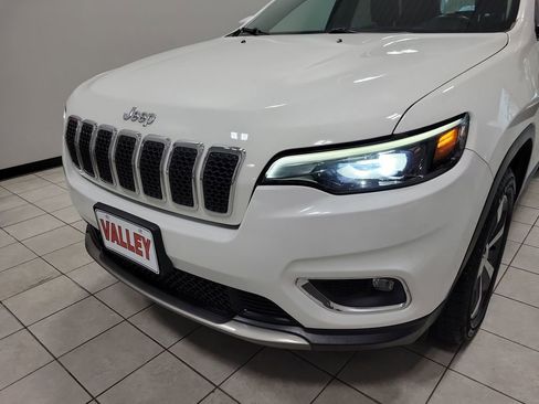 Used 2019 Jeep Cherokee Limited image 25