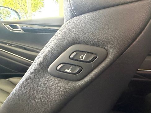 Used 2025 Genesis GV80 2.5T Standard AWD/4WD image 37