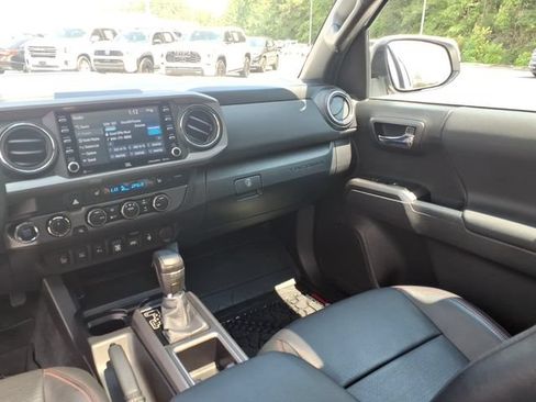 Used 2023 Toyota Tacoma TRD Pro AWD/4WD image 9